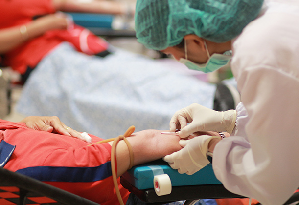 赤十字募金活動