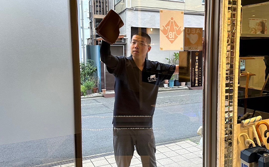 出勤、営業前準備